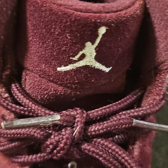 Nike Air Jordan Bordeaux Retro Youth Suede Shoes - Picture 2 of 8